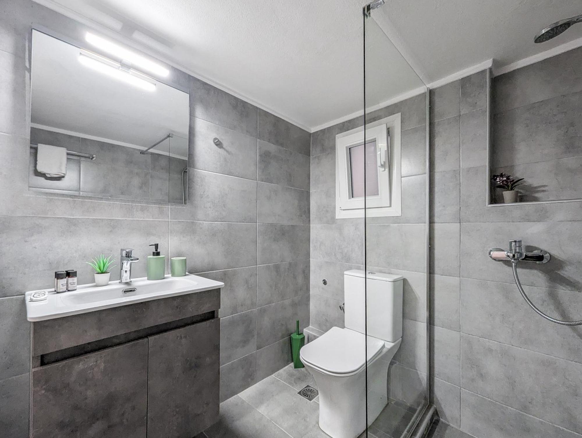 Spacious Apt For 5 Guests Next To Acropolis&Metro Athens Exterior photo