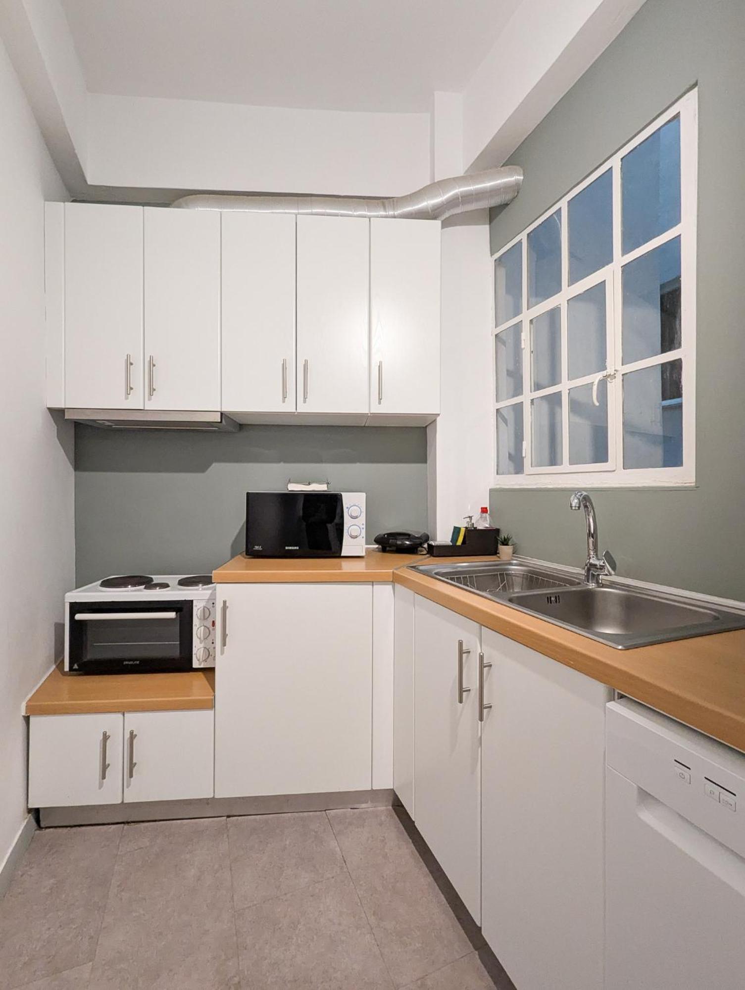 Spacious Apt For 5 Guests Next To Acropolis&Metro Athens Exterior photo